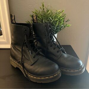 Dr Martens Pascal boots women’s size 5 black